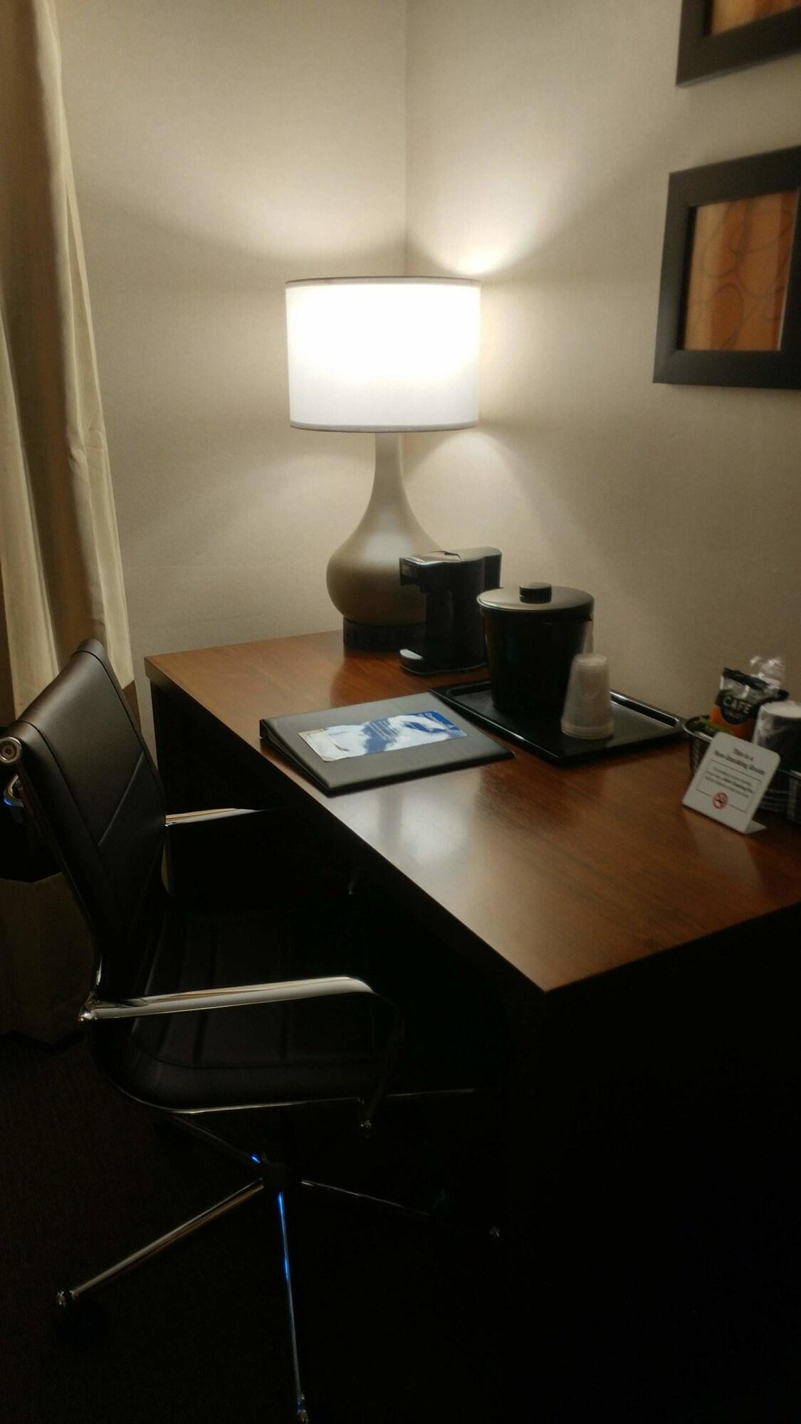Comfort Airport Inn 2*