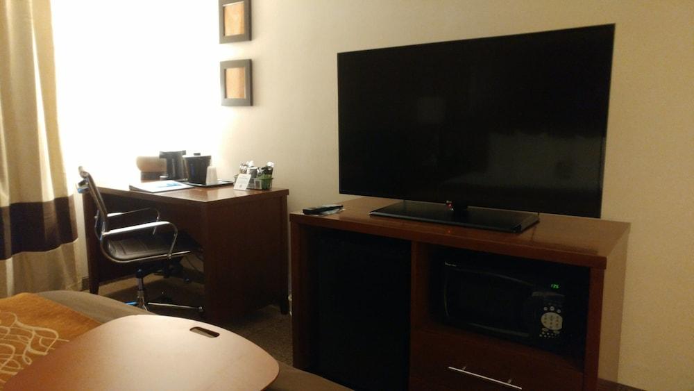 Comfort Airport Inn