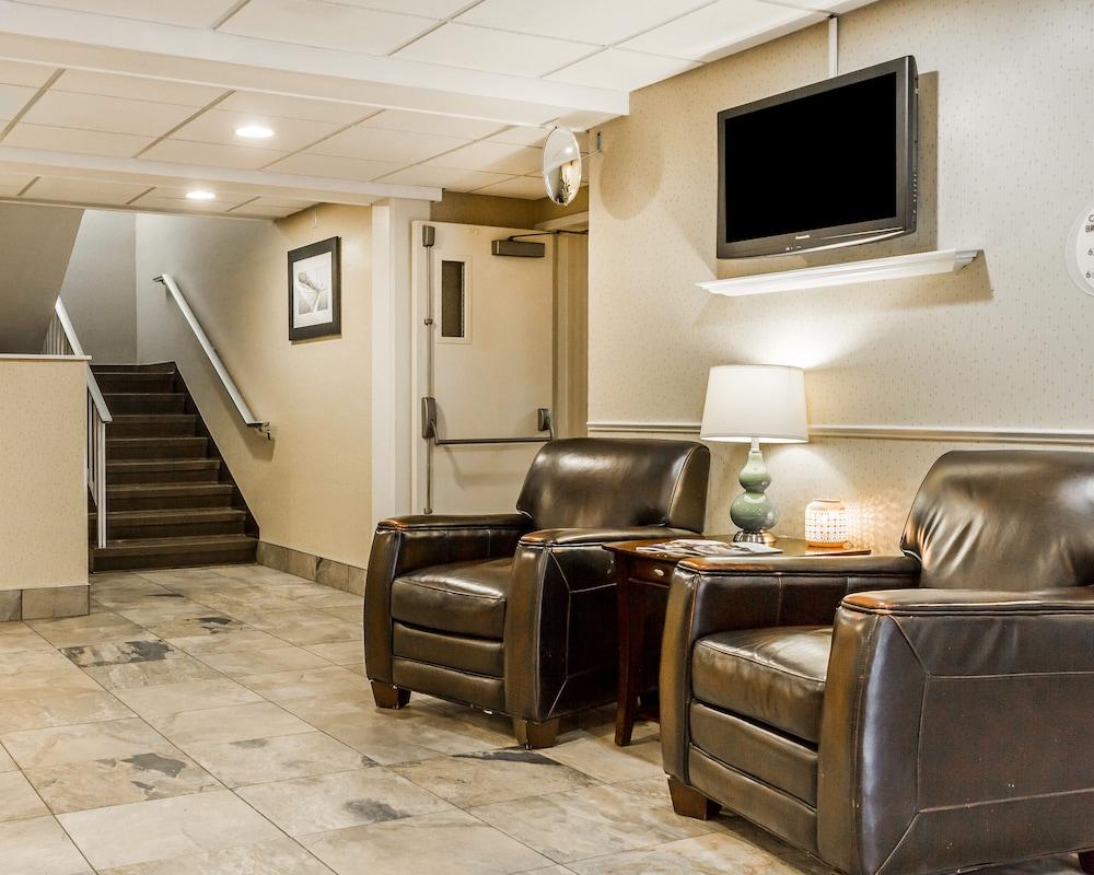Inn Comfort Airport 2*