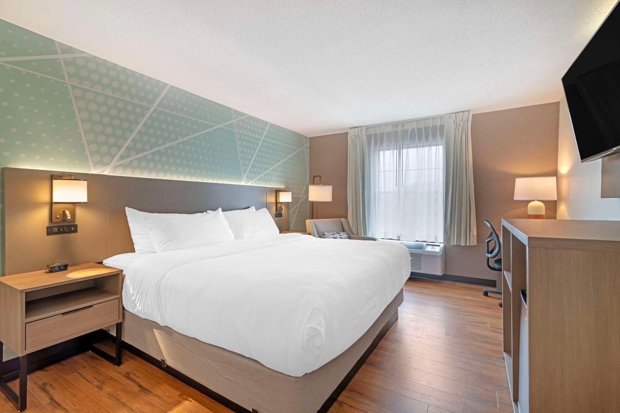 Comfort Airport Inn 2*