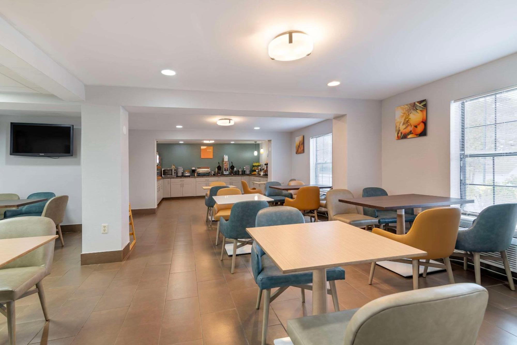 Comfort Airport Inn