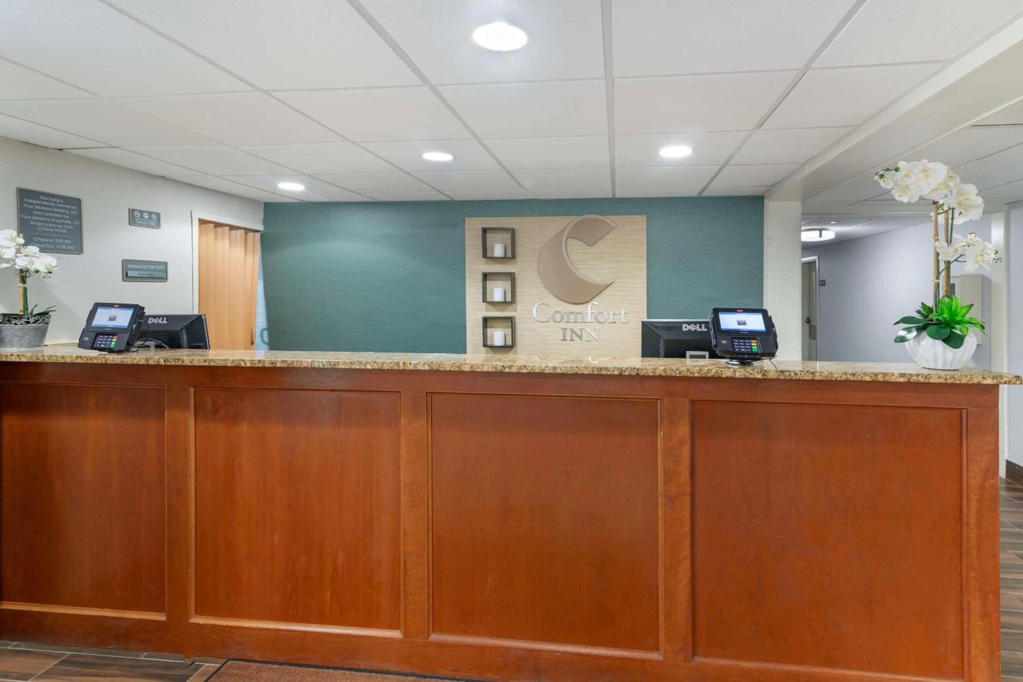 Comfort Airport Inn 2*